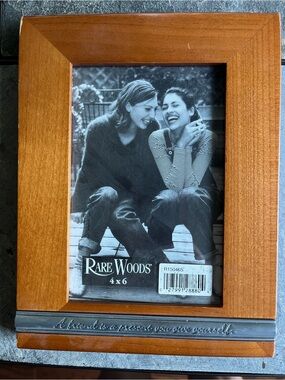 Brown wood 4 x 6 NEW w tag picture frame engraved friends message